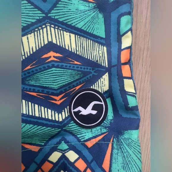 Hollister Green and Blue Geometric Board Shorts - Picture 5 of 8